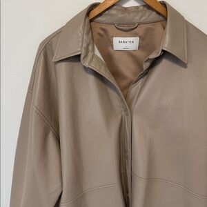 Babaton Pelli Shirt Jacket Vegan Leather Button-Down Relaxed Fit Cream SzL